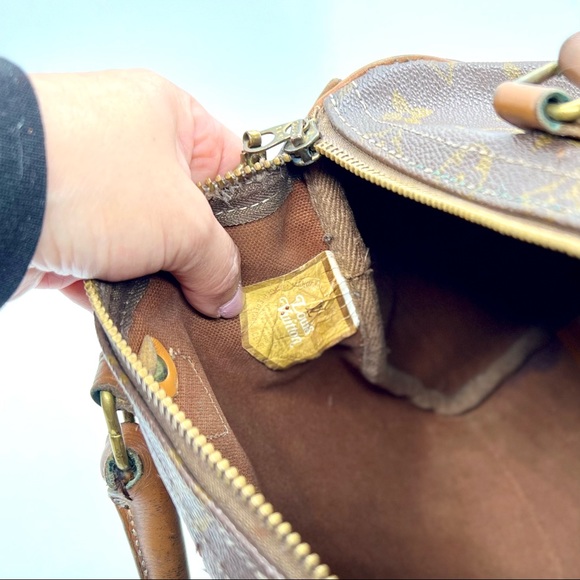 Louis Vuitton Bag - Picture 13 of 16